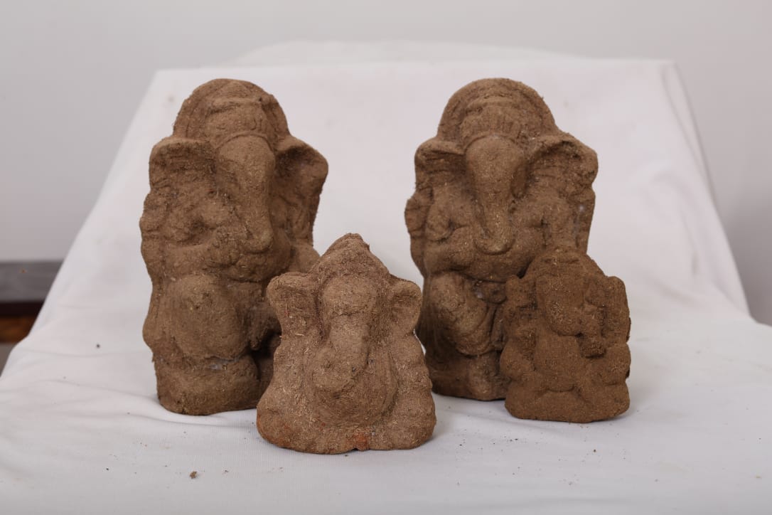 Handcrafted Gomya Vinayagar idols made from pure desi cow dung